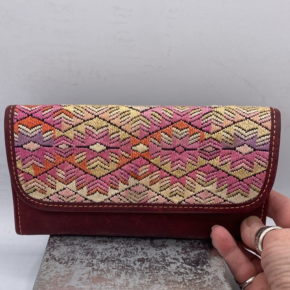 Vintage Burgundy Leather Tri Fold Wallet /Clutch With Embroidered Design On Flap - Picture 10 of 10